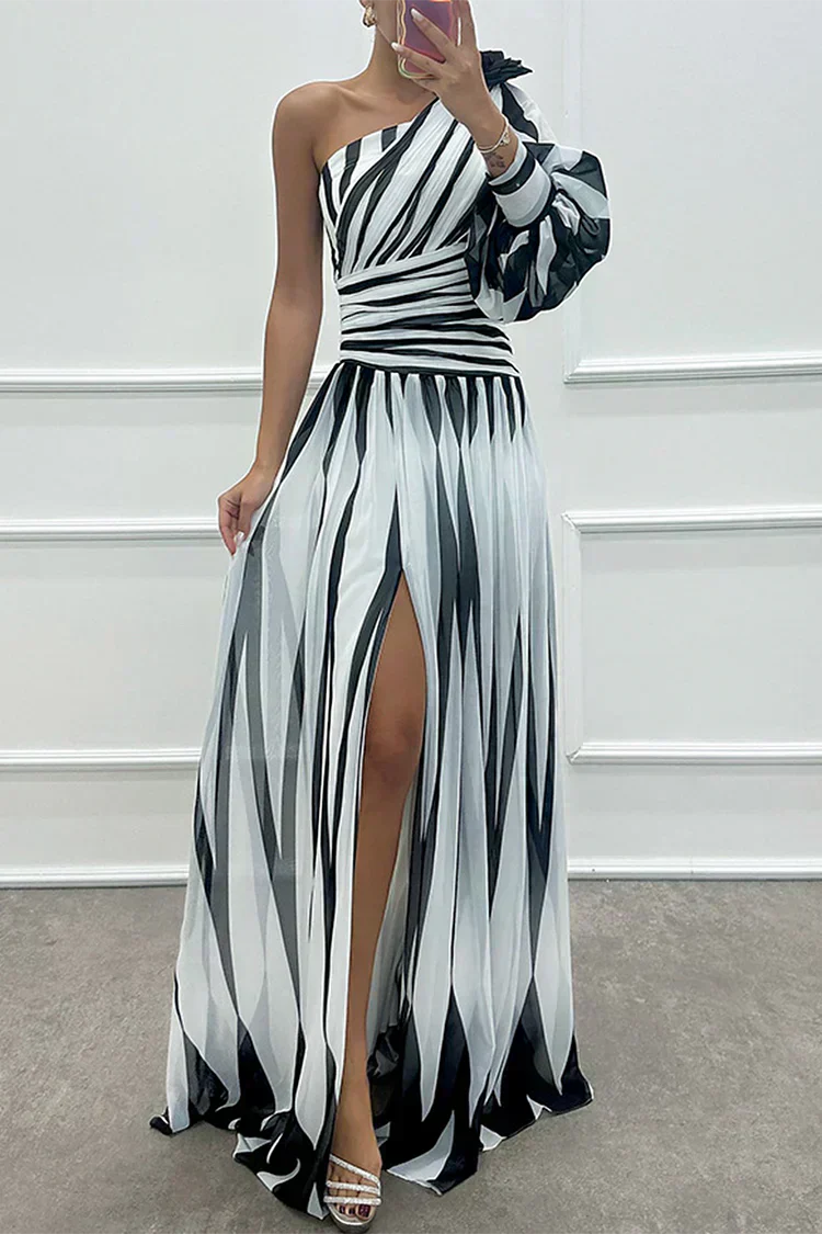 Shiloh - Elegante Vestito Maxi a Strisce con Spalla Scoperta