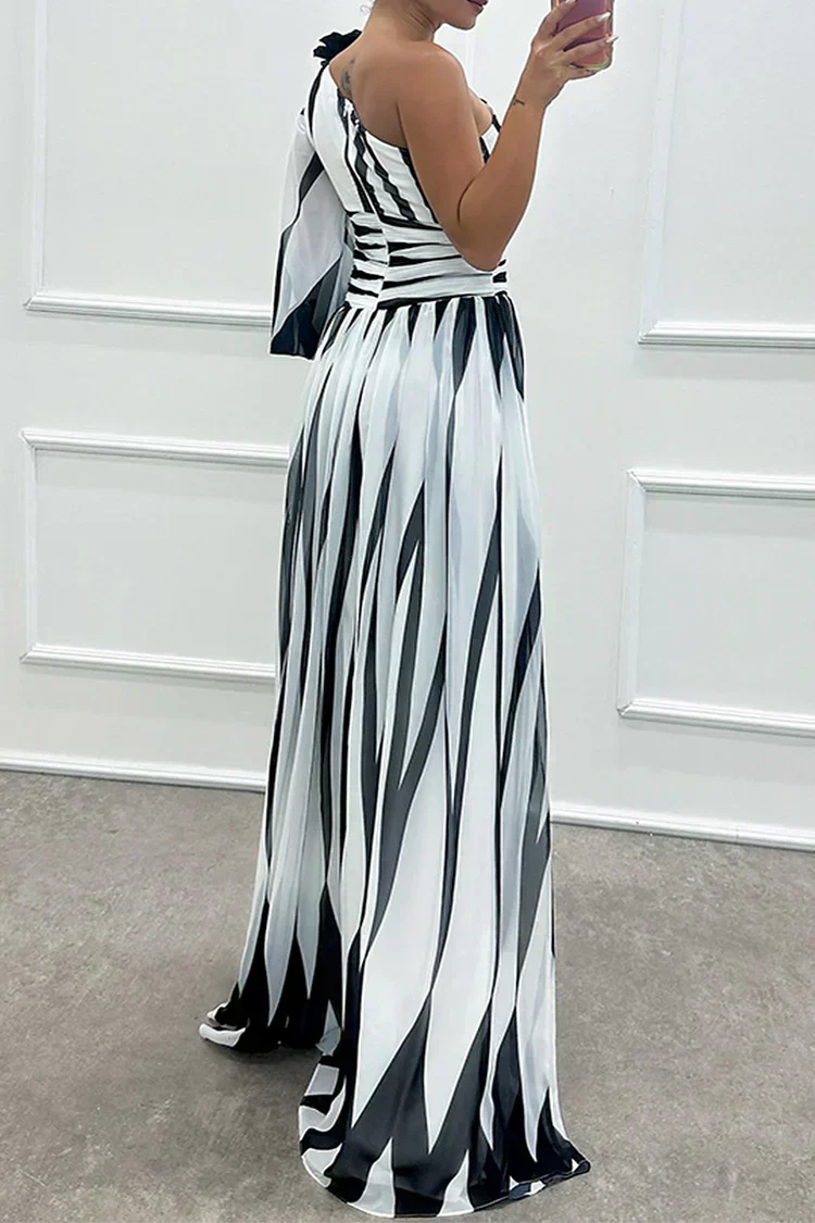 Shiloh - Elegante Vestito Maxi a Strisce con Spalla Scoperta